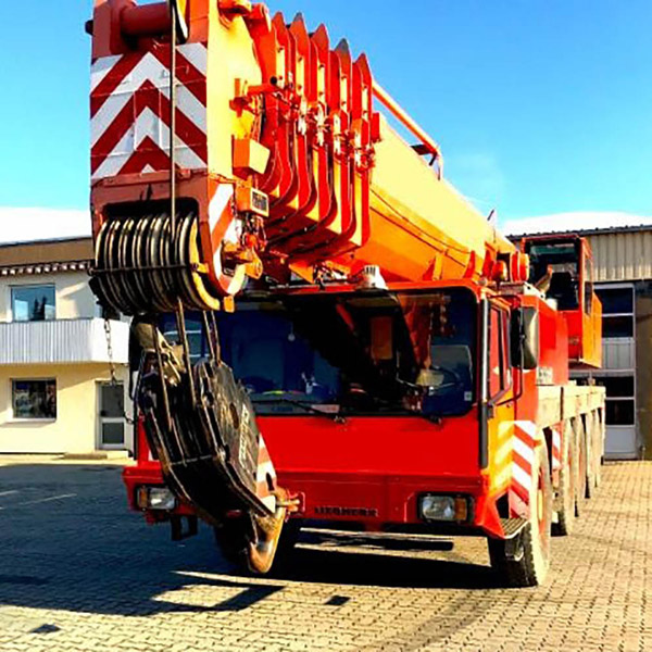 220-ton rubber tire crane