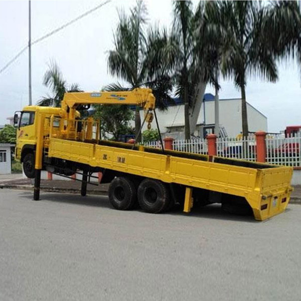 Dongfeng 15-ton truck-mounted crane