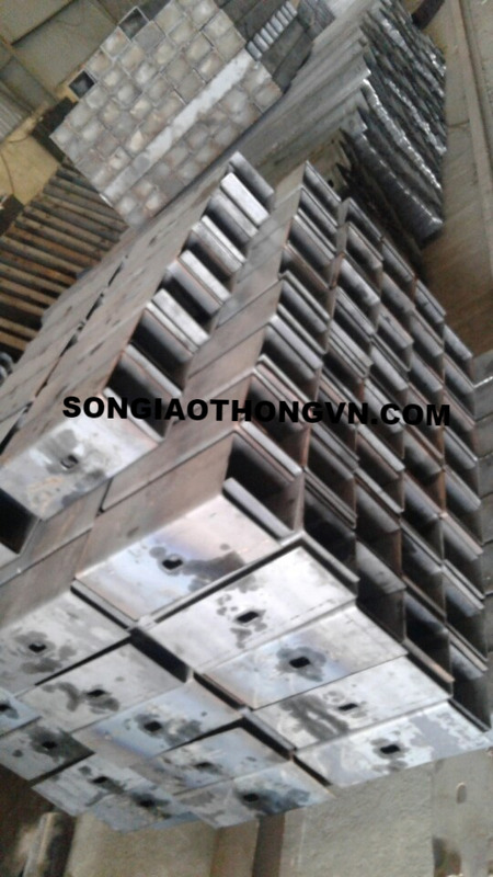 U160x160x4mm Guardrail Spacer