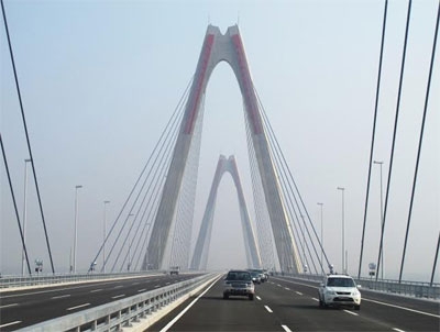 Reflective Thermoplastic Road Marking Application