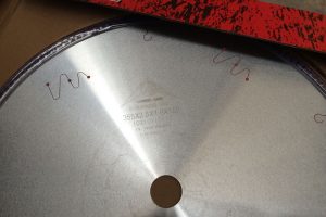 Saw blade for cutting bamboo