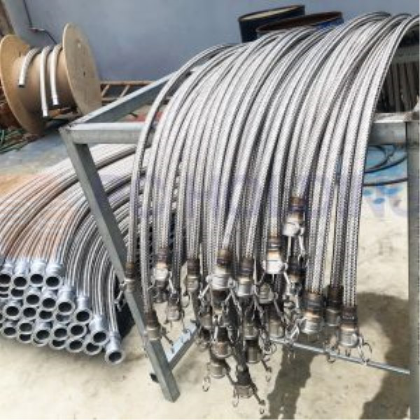 Pre welded stainless steel corrugated hose