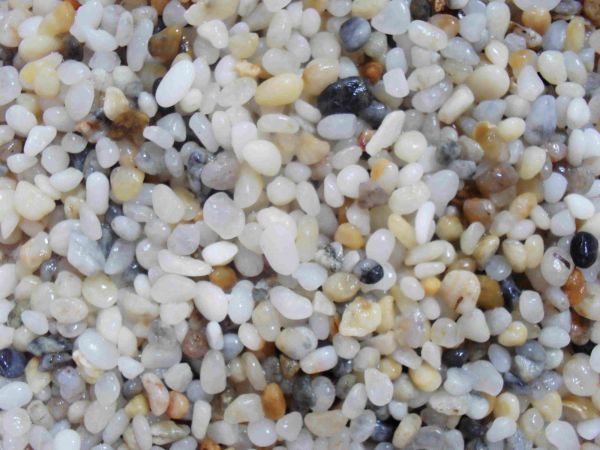 Quartz pebbles for flitering water