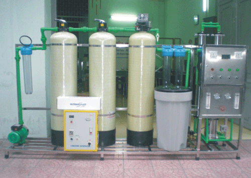Filtering water system