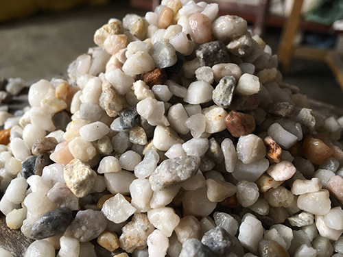 Quartz pebbles