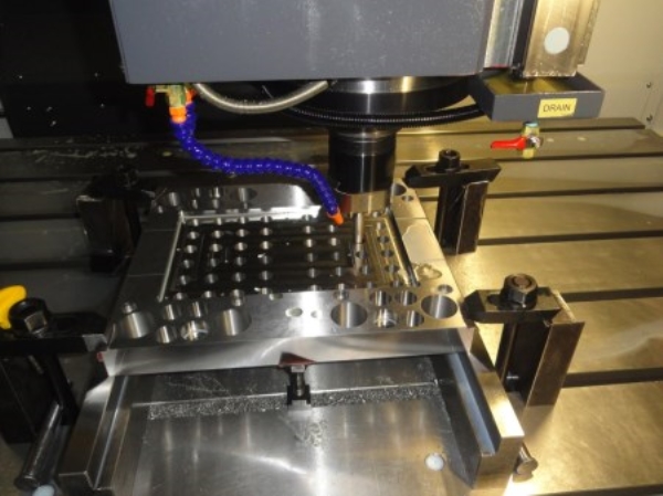 Injection molding machine