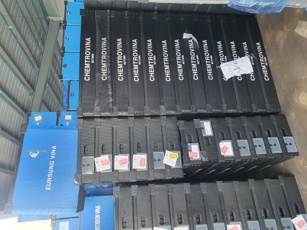 Plastic corrugated boxes