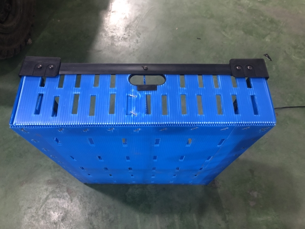 Plastic veterinary boxes