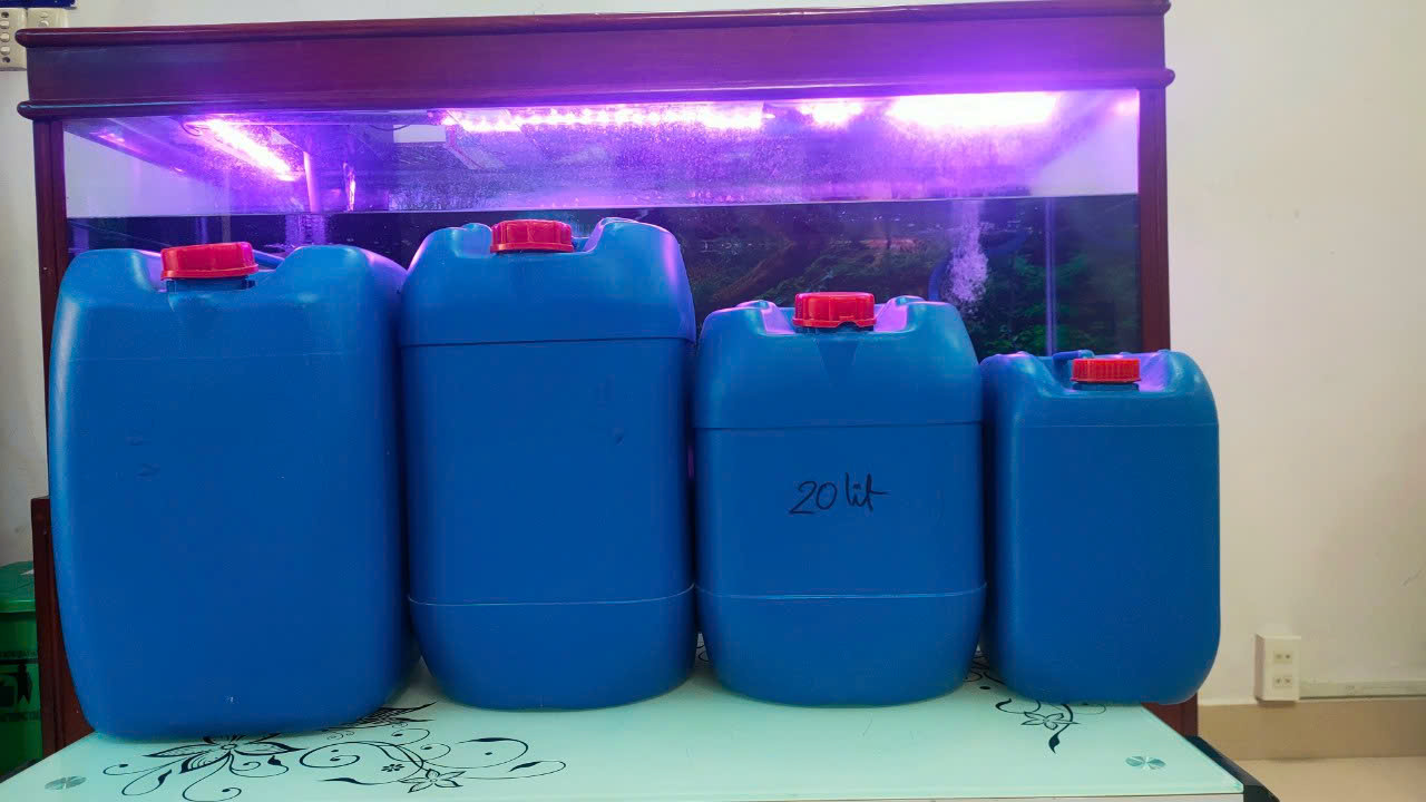 Plastic can