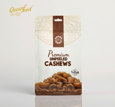 Premium unpeeled cashews