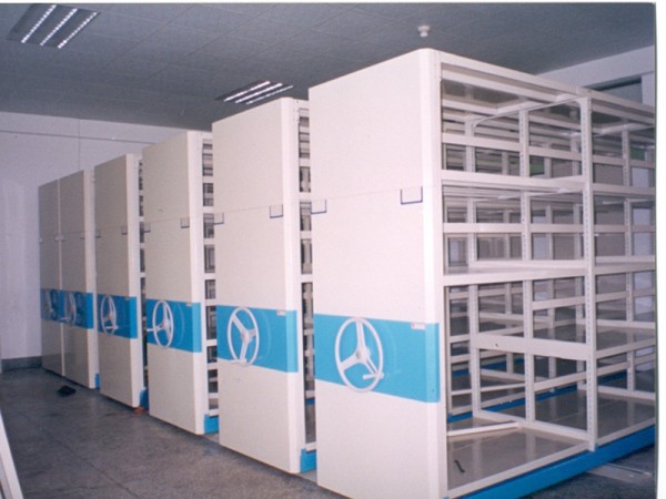 Mobile shelf