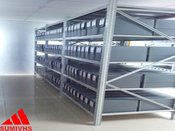 Document storage shelf