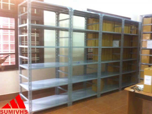 Document storage shelf