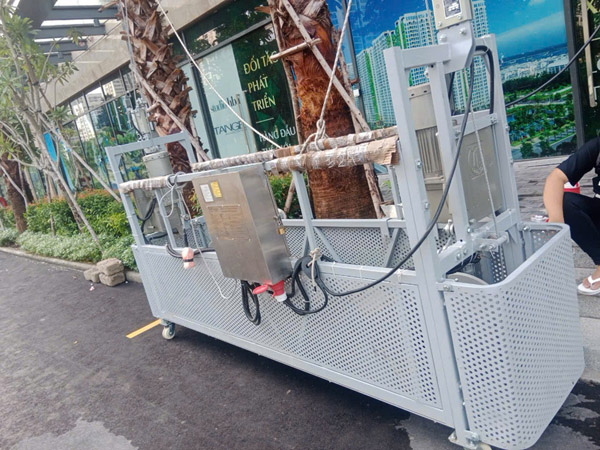 Construction gondola lift rental and installation