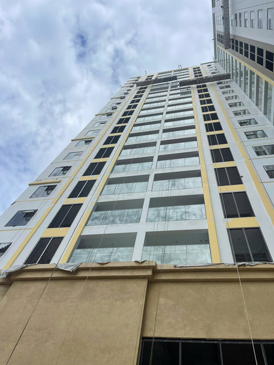 Construction gondola lift rental and installation