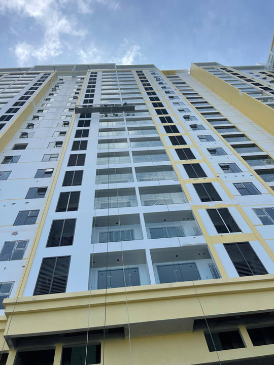 Construction gondola lift rental and installation