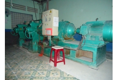 Rubber extrusion machine