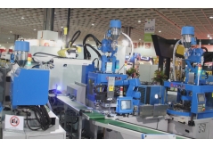 Hydraulic stamping machine