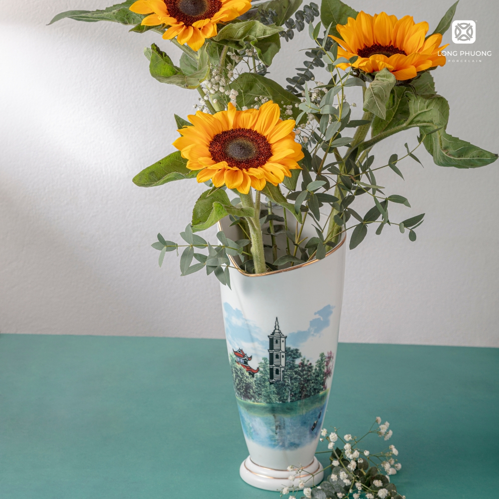 Son Thuy porcelain vase
