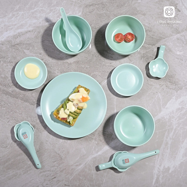 Moya dinnerware