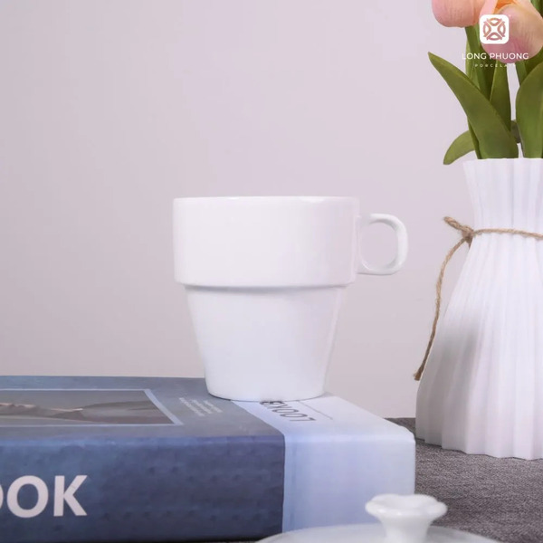 Porcelain cup