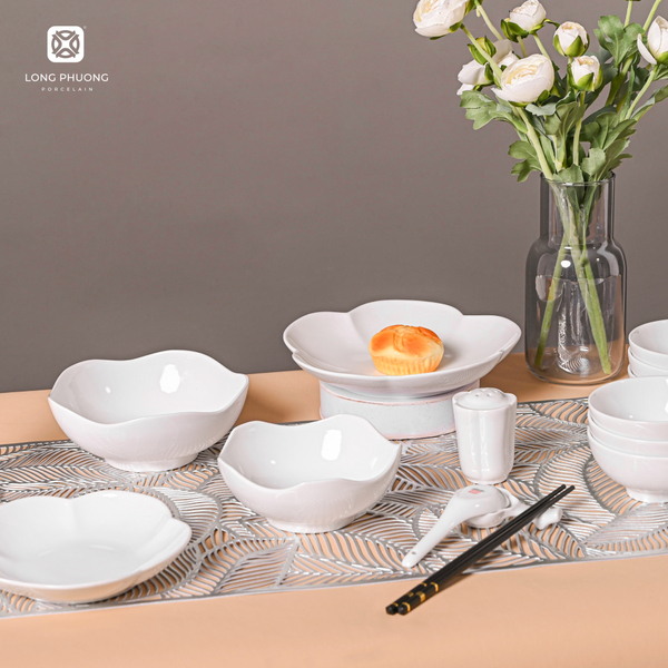 Porcelain pepper shaker
