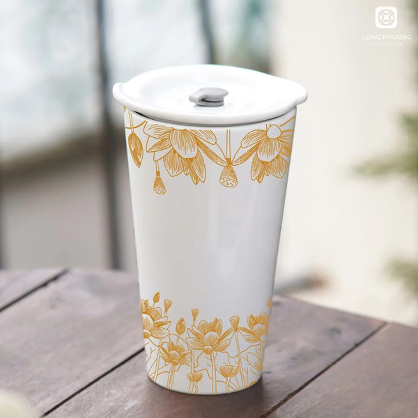 Porcelain mug