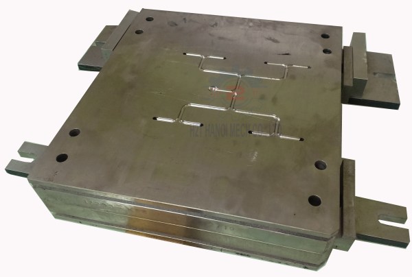 Rubber injection molding
