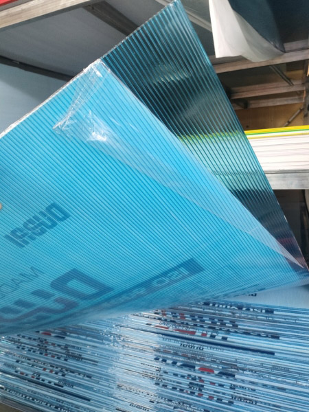 Polycarbonate roofing sheet