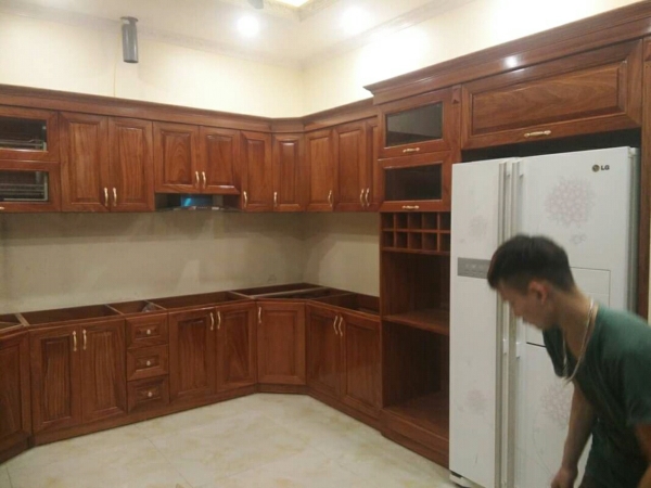 Kitchen cabinet