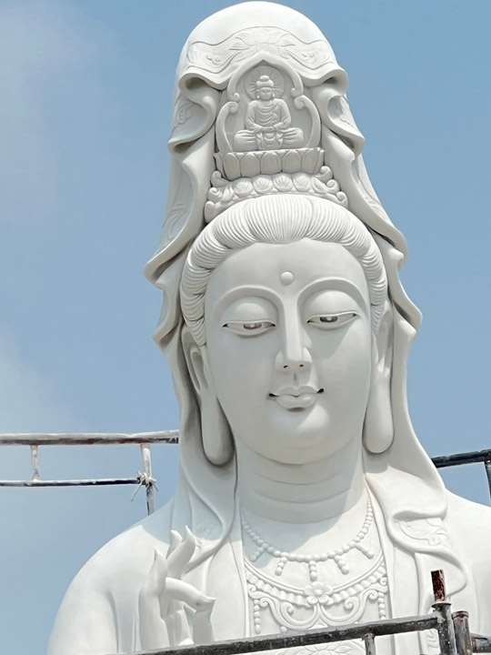Guan Yin Buddha Statue