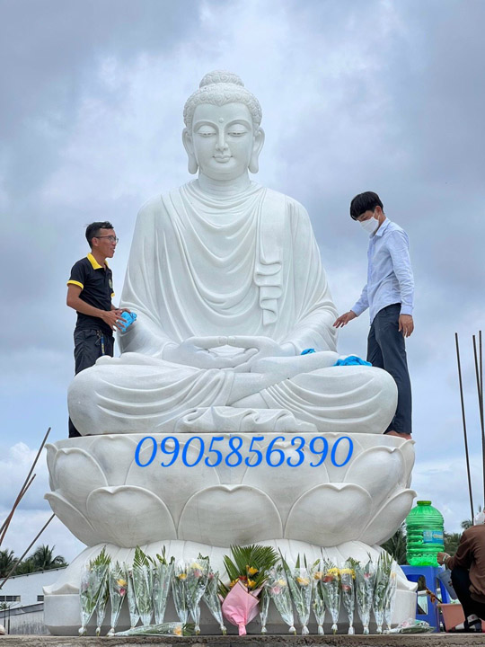 Shakyamuni Buddha Statue