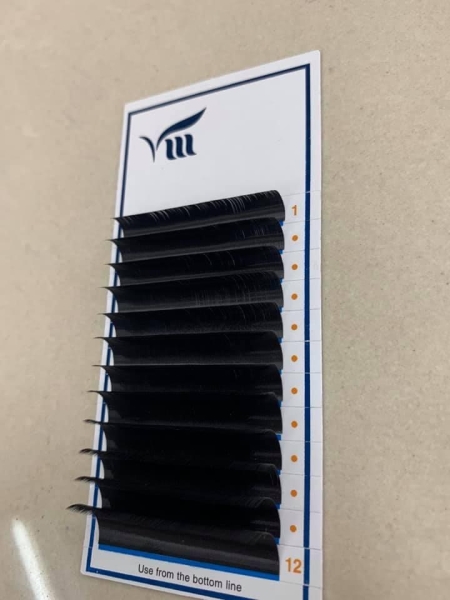 False eyelashes