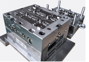 Plastic injection mould