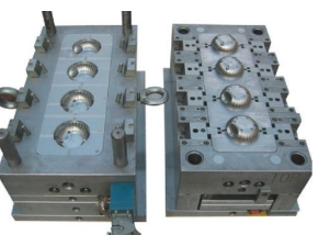 Plastic injection mould