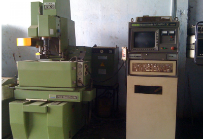 Manufacturing machine