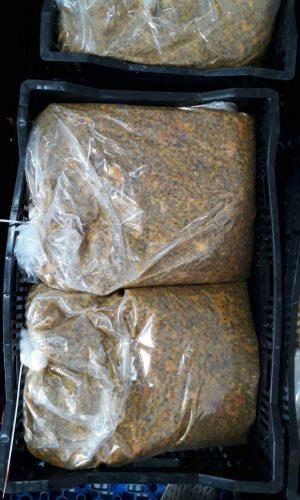 Passion fruit concentrate with seeds