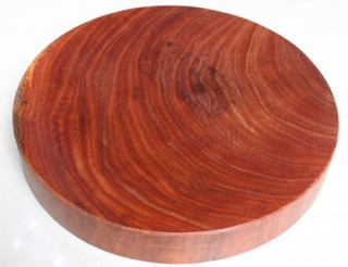 Wooden cutting board