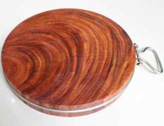 Wooden cutting board