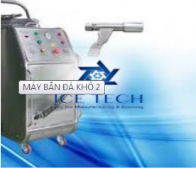 Dry ice blasting machine