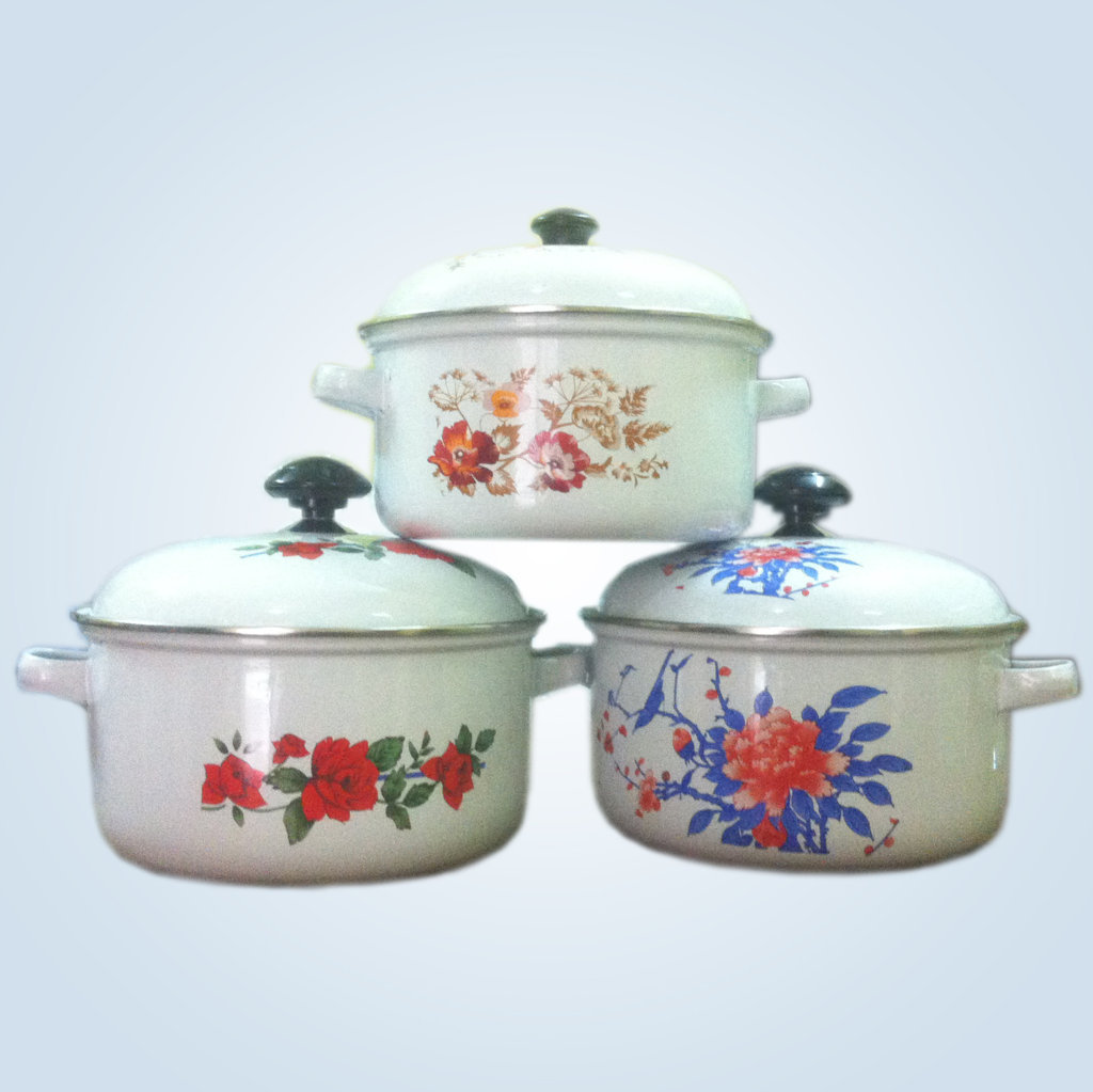 Set of 3 enamel pots