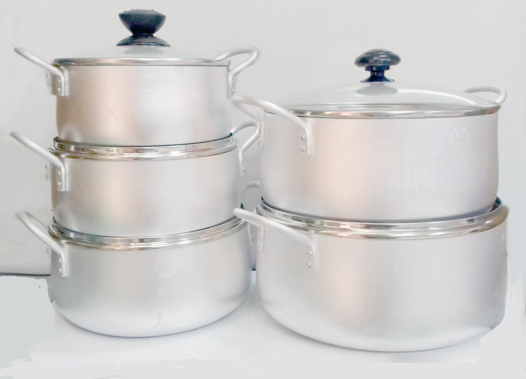 Set of pots