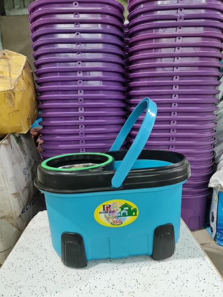 Floor cleaning mop & bucket set