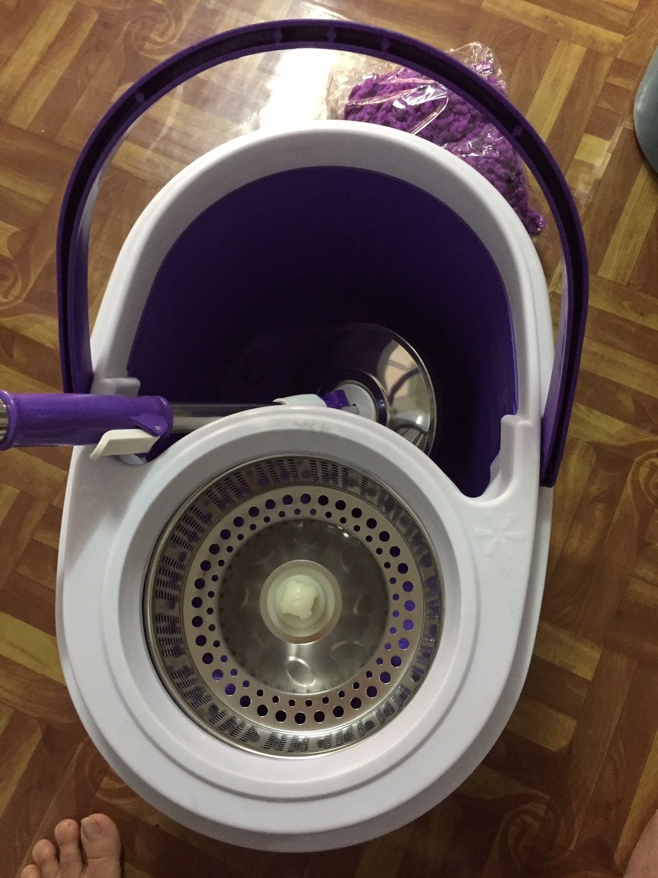 Floor cleaning mop bucket