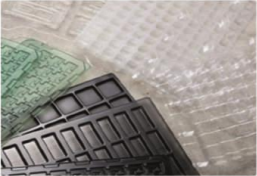 Plastic tray