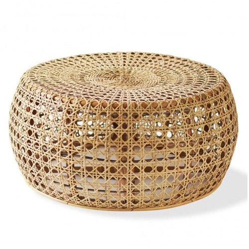 Poly rattan table