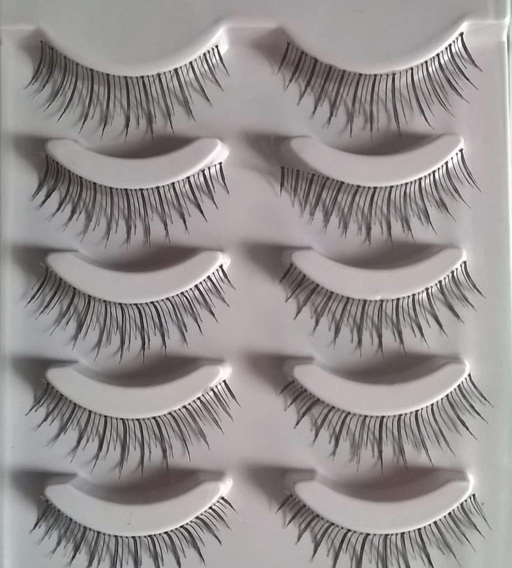 False eyelashes
