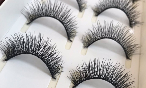 False eyelashes