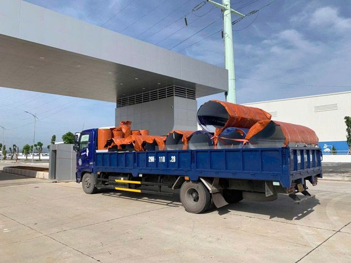 VNPC delivers goods to customers