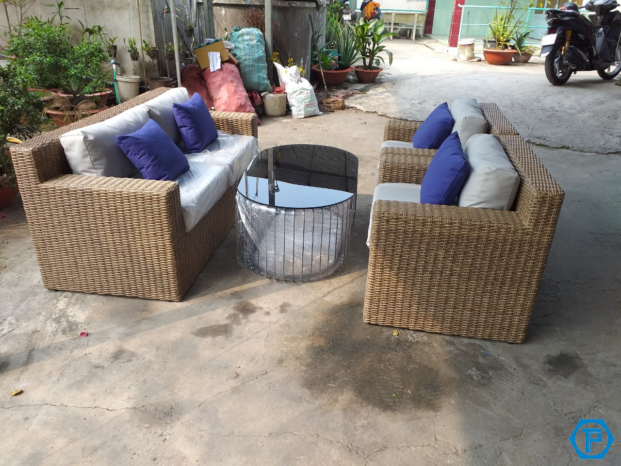 Outdoor poly rattan sofa